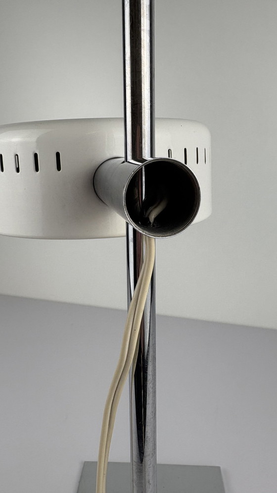 Image 1 of Lampe de bureau vintage en métal Robert Sonneman Blanc Chrome