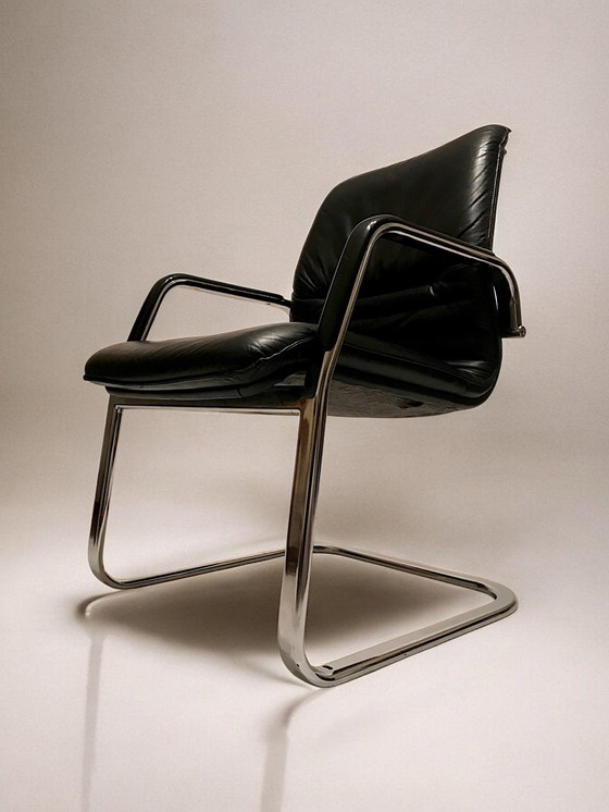 Image 1 of Fauteuil De Bureau En Cuir Noir Et Acier Chromé - 1995 - Italie -