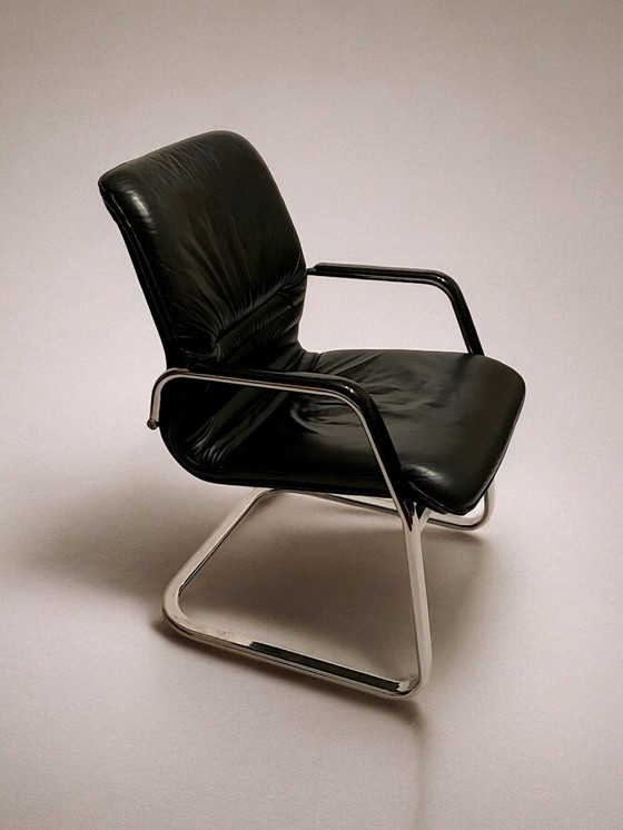 Image 1 of Fauteuil De Bureau En Cuir Noir Et Acier Chromé - 1995 - Italie -