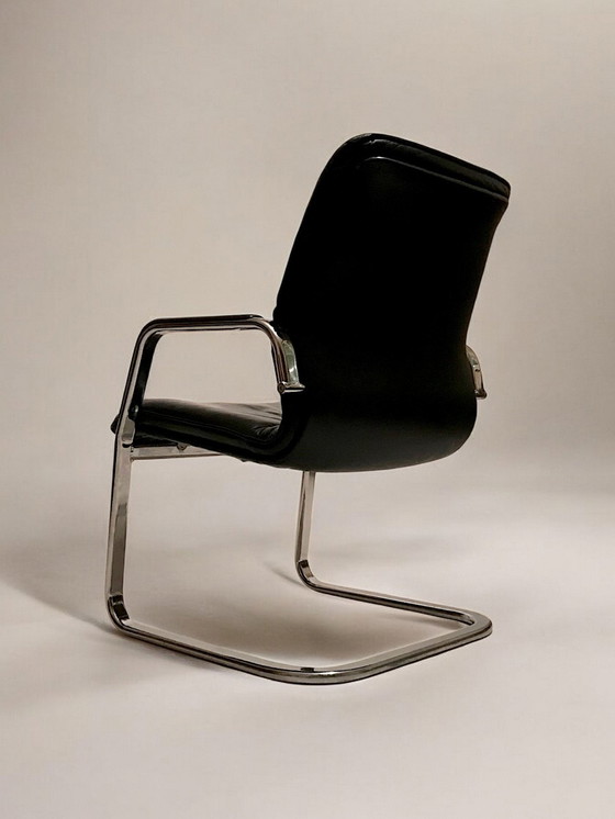 Image 1 of Fauteuil De Bureau En Cuir Noir Et Acier Chromé - 1995 - Italie -