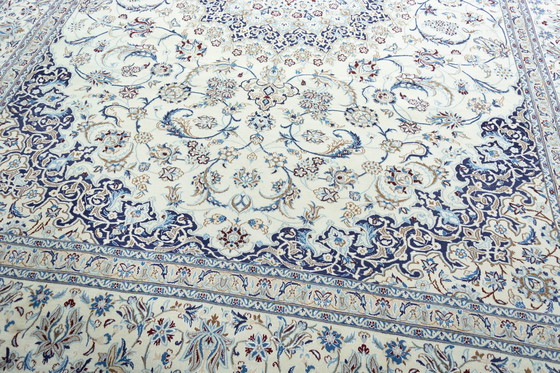 Image 1 of 408 X 300 cm Tapis persan nain noué à la main avec soie