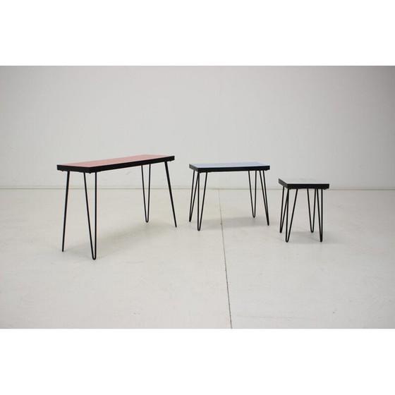 Image 1 of Tables gigognes vintage en métal et umakart, Tchécoslovaquie 1970