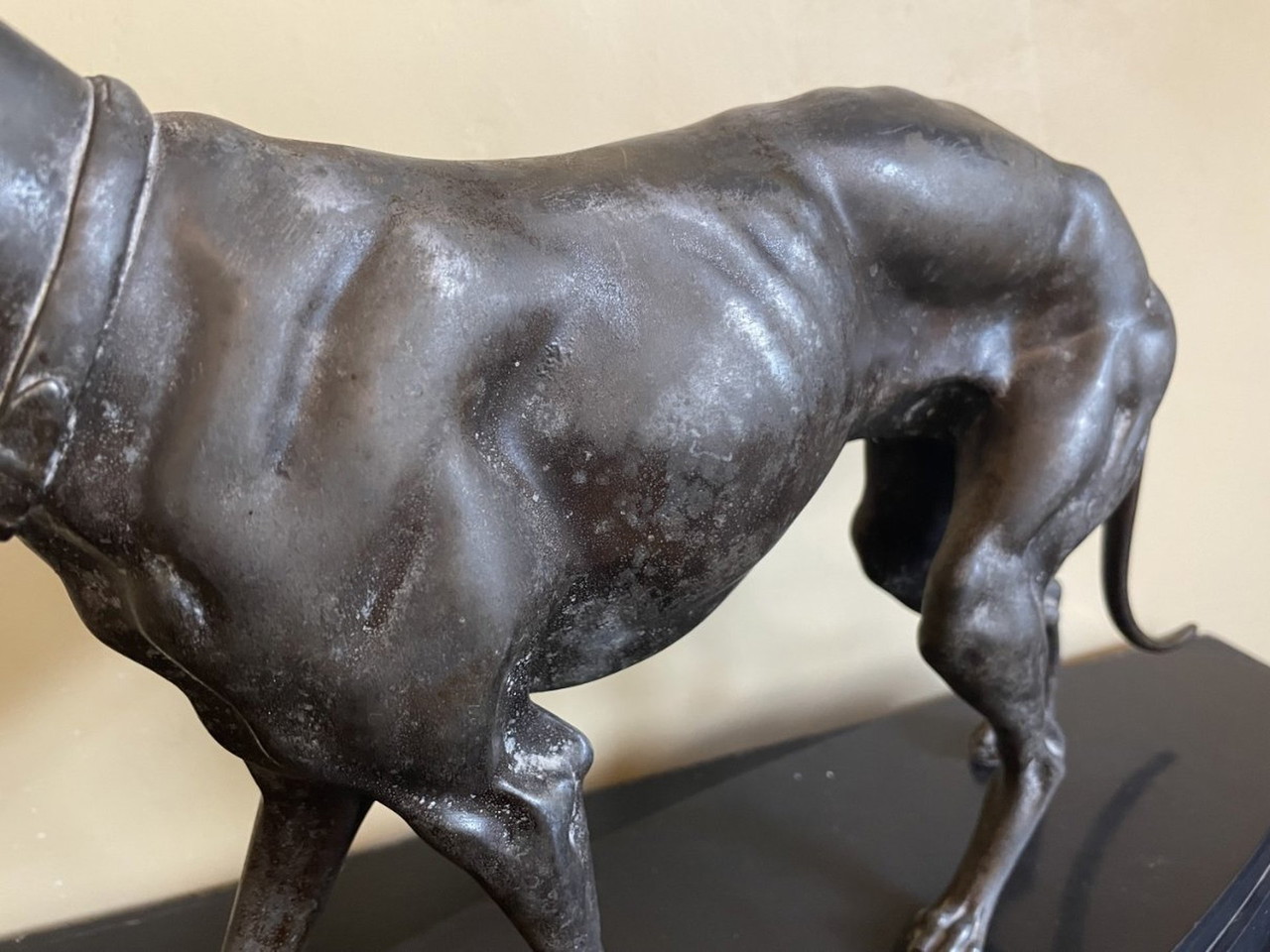 Ancien Statue Figurine Chien Régule Socle Marbre Signé L. CARVIN