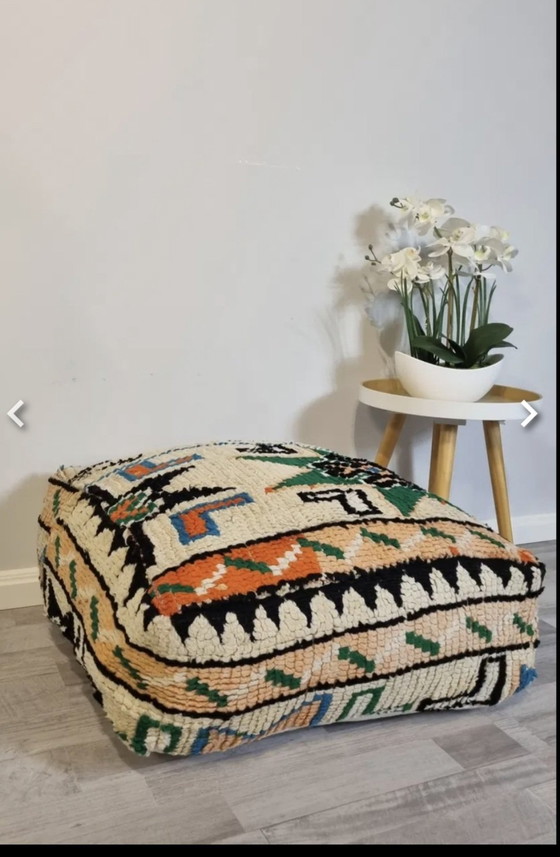 Image 1 of Tabouret marocain vintage, coussin de siège en berbère.