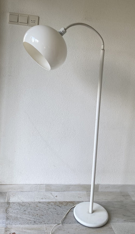 Image 1 of Lampadaire avec dôme en plastique