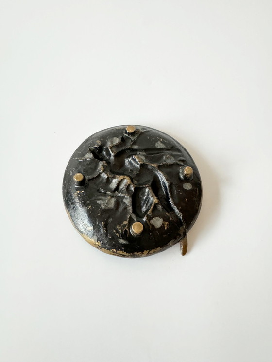 Image 1 of Cendrier en bronze Art Deco, Coupe en bronze, Danseuse en bronze en relief, Bronze massif patiné, Antique, France 1920Ers