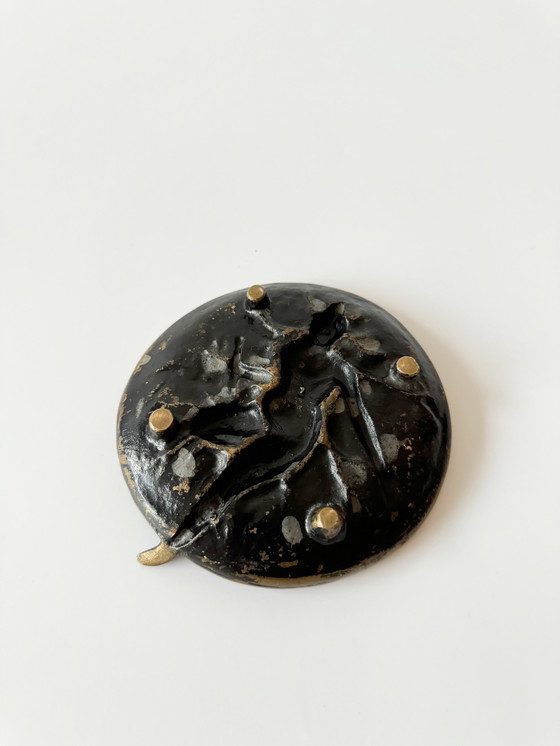 Image 1 of Cendrier en bronze Art Deco, Coupe en bronze, Danseuse en bronze en relief, Bronze massif patiné, Antique, France 1920Ers