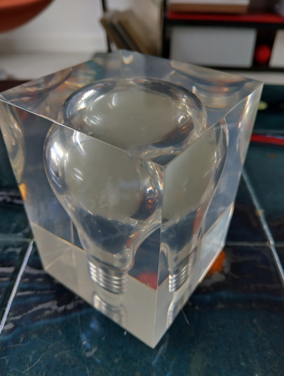 Image 1 of Sculpture en lucite phosphorescente de Pierre Giraudon