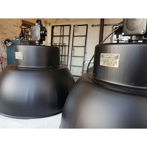 Suspension industrielle vintage en fer noir mat 1960