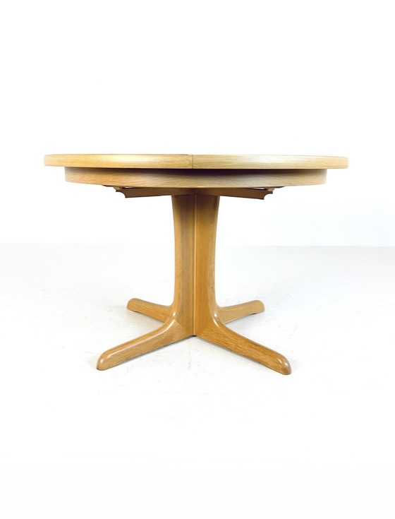 Image 1 of Table à manger extensible vintage années 70