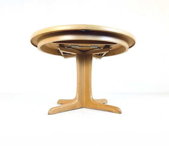 Image 1 of Table à manger extensible vintage années 70