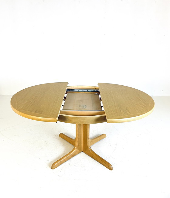 Image 1 of Table à manger extensible vintage années 70