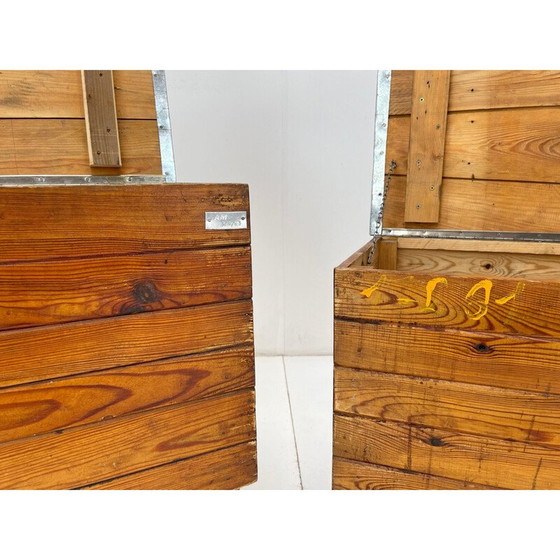 Image 1 of Paire de tables de nuit industrielles en bois, années 1950