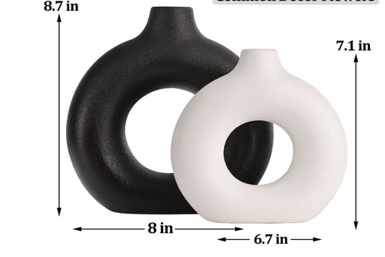 Image 1 of Lot De 2 Vases En Céramique Creux En Forme De Beignet Noir Et Blanc