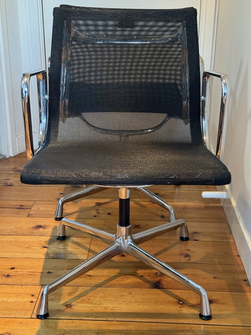 2X Vitra Eames Ea108 Chaise de bureau / salle à manger pivotante