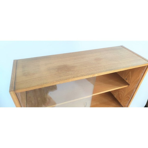 Image 1 of Bibliothèque en frêne et noyer du Mid Century par Up Závody, Tchécoslovaquie années 1960