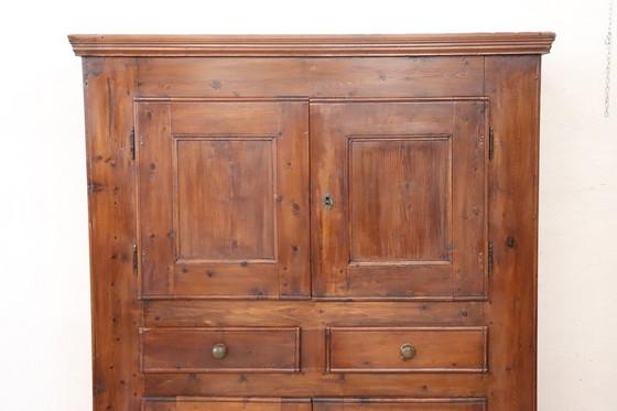 Image 1 of Armoire ancienne en bois