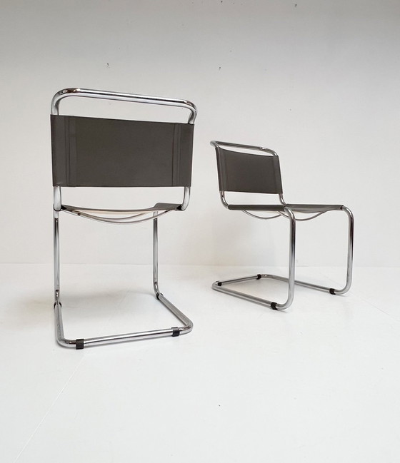 Image 1 of Ensemble de chaises design de couleur taupe (2), 1980's