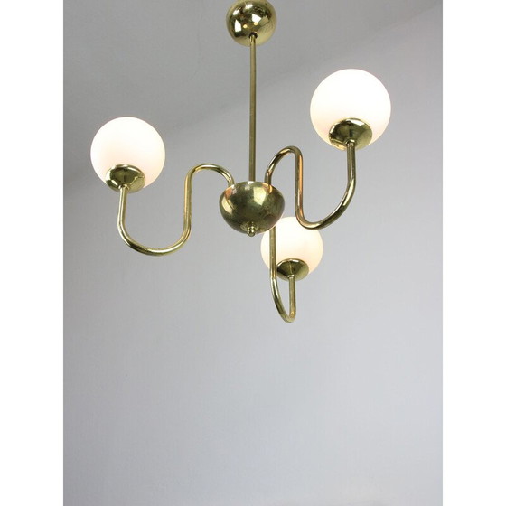 Image 1 of Lustre vintage doré en verre opalin