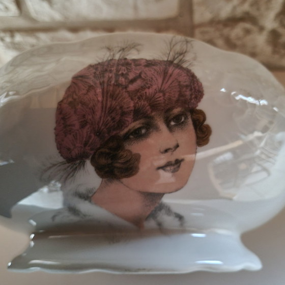 Image 1 of  Soupière Lierre Sauvage  Femme Au Chapeau Cnp France