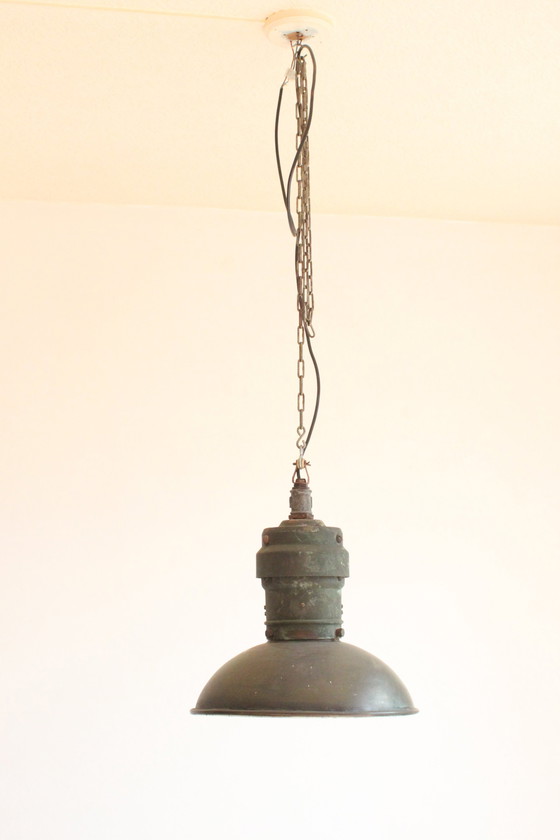 Image 1 of Lampes pendantes industrielles en cuivre, 1930S, lot de 3