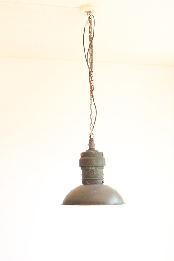 Image 1 of Lampes pendantes industrielles en cuivre, 1930S, lot de 3