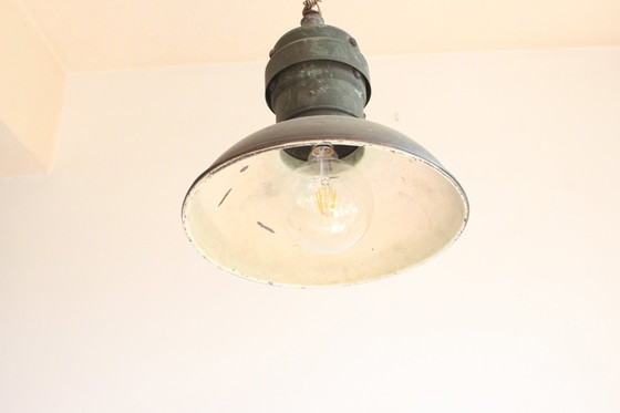 Image 1 of Lampes pendantes industrielles en cuivre, 1930S, lot de 3