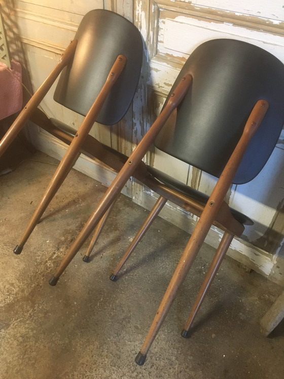 Image 1 of Paire de chaises Pegase vintage en hêtre et simili cuir par Baumann, 1960