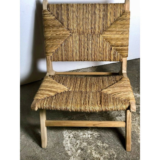 Image 1 of Fauteuil bas vintage en teck brut et paille