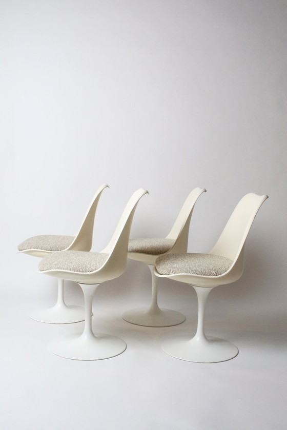 Image 1 of Chaises Eero Saarinen Modèle Tulipe Pour Knoll Pivotantes