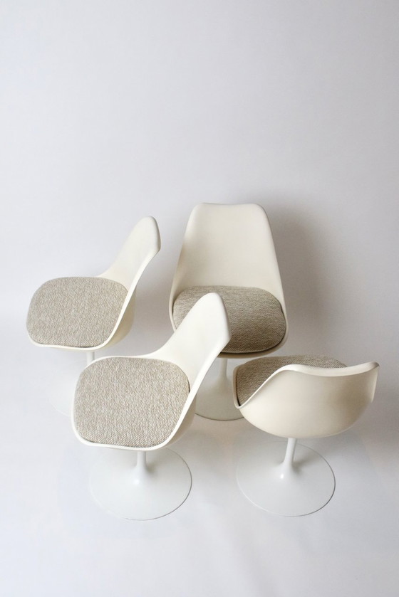 Image 1 of Chaises Eero Saarinen Modèle Tulipe Pour Knoll Pivotantes