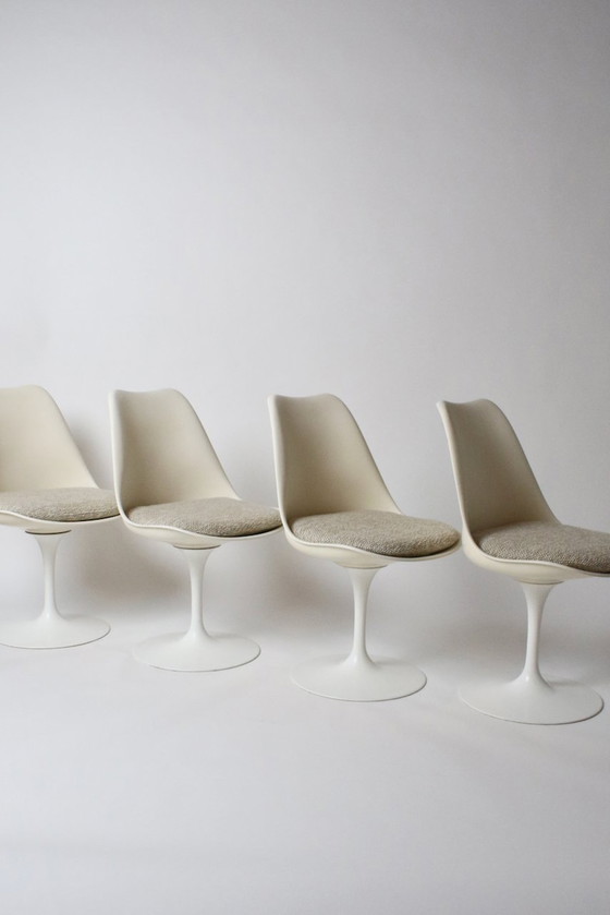 Image 1 of Chaises Eero Saarinen Modèle Tulipe Pour Knoll Pivotantes