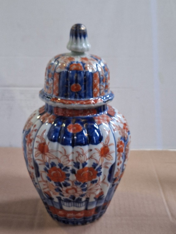 Image 1 of Vase à couvercle japonais Imari