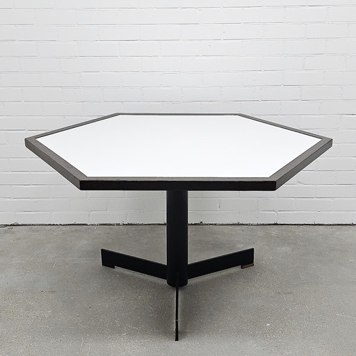 Table à manger hexagonale vintage