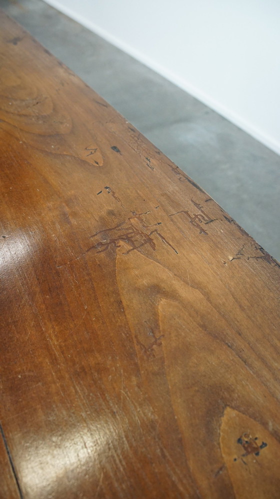 Image 1 of Grande table basse en bois