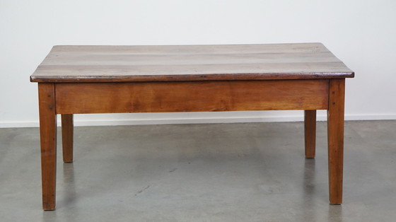 Image 1 of Grande table basse en bois