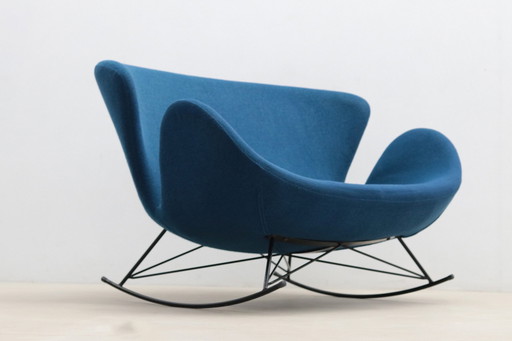 Fauteuil à bascule bleu