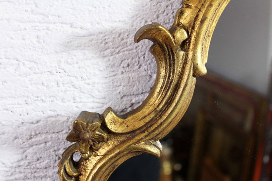 Image 1 of Miroir Style Louis Xv Résine Et Feuille D'Or 1970