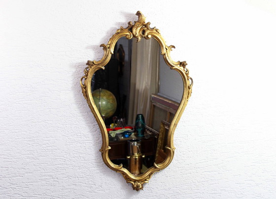 Image 1 of Miroir Style Louis Xv Résine Et Feuille D'Or 1970