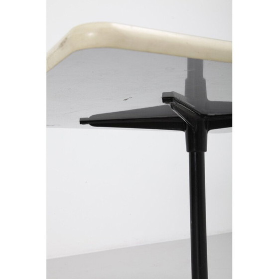 Image 1 of Table blanche vintage Herman Miller en aluminium et formica 1970