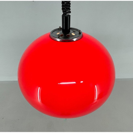 Image 1 of Lampe suspendue rouge avec chrome du milieu du siècle par Harvey Guzzini pour Meblo, Italie 1960