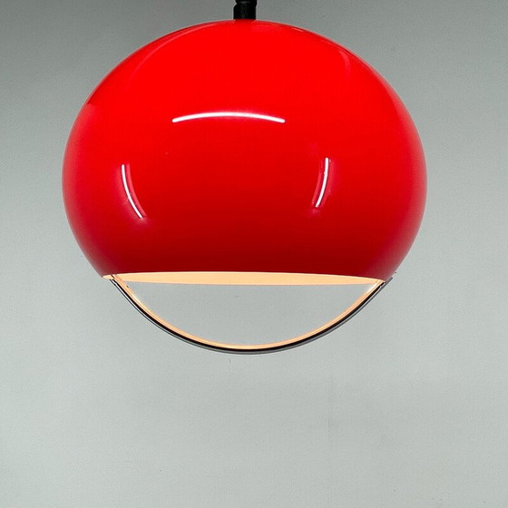 Image 1 of Lampe suspendue rouge avec chrome du milieu du siècle par Harvey Guzzini pour Meblo, Italie 1960