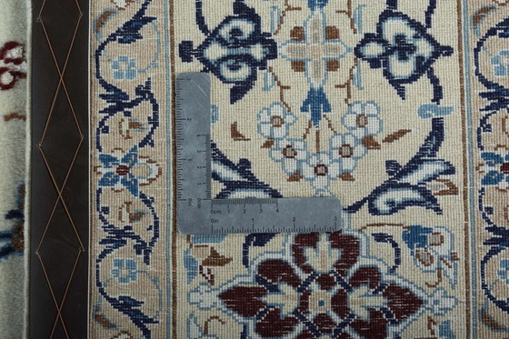 Image 1 of Tapis Naïn 9La avec Soie - 326 X 213 cm