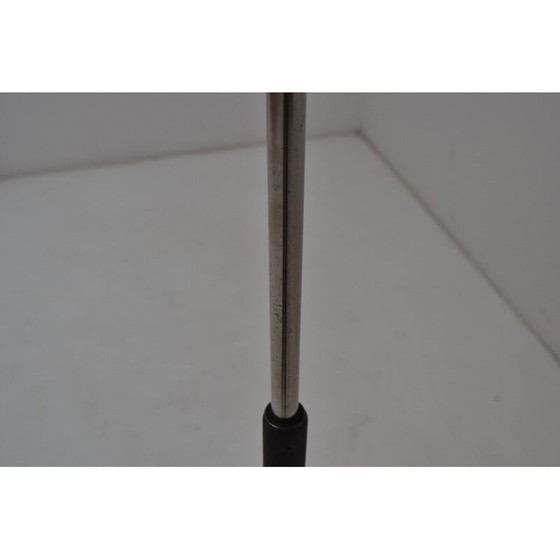 Image 1 of Lampadaire vintage en verre au lait par Kamenicky Senov, Tchécoslovaquie 1960