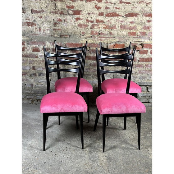 Image 1 of Ensemble de 4 chaises vintage en bois noirci et velours rose, Italie 1960