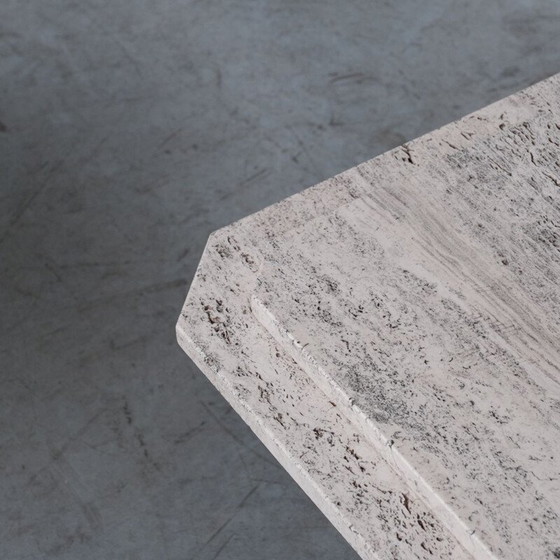 Image 1 of Table basse et 2 tables d'appoint en travertin, Belgique 1970