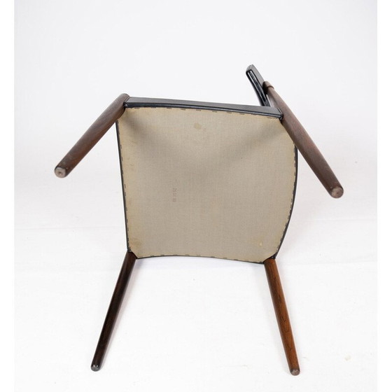 Image 1 of Ensemble de 4 chaises vintage en bois de rose et cuir noir Danemark années 1960