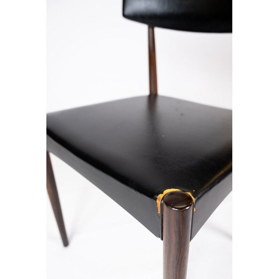 Image 1 of Ensemble de 4 chaises vintage en bois de rose et cuir noir Danemark années 1960