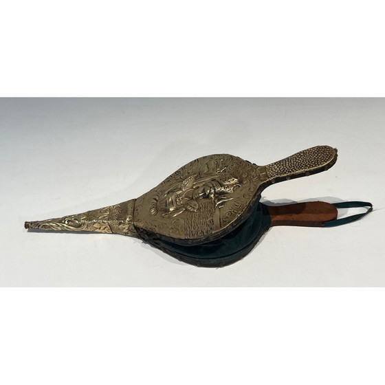 Image 1 of Soufflet de cheminée vintage en laiton repoussé avec l'image d'une femme, France 1900
