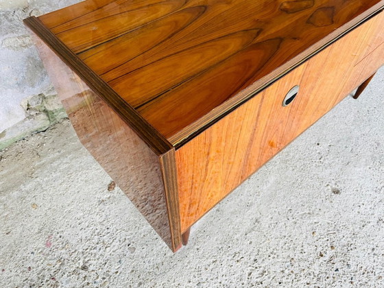 Image 1 of Buffet en noyer flammé, Mid Century, années 1960